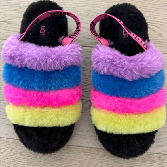 UGG Shoes - UGG Fluff Yeah Logo Slides size 7